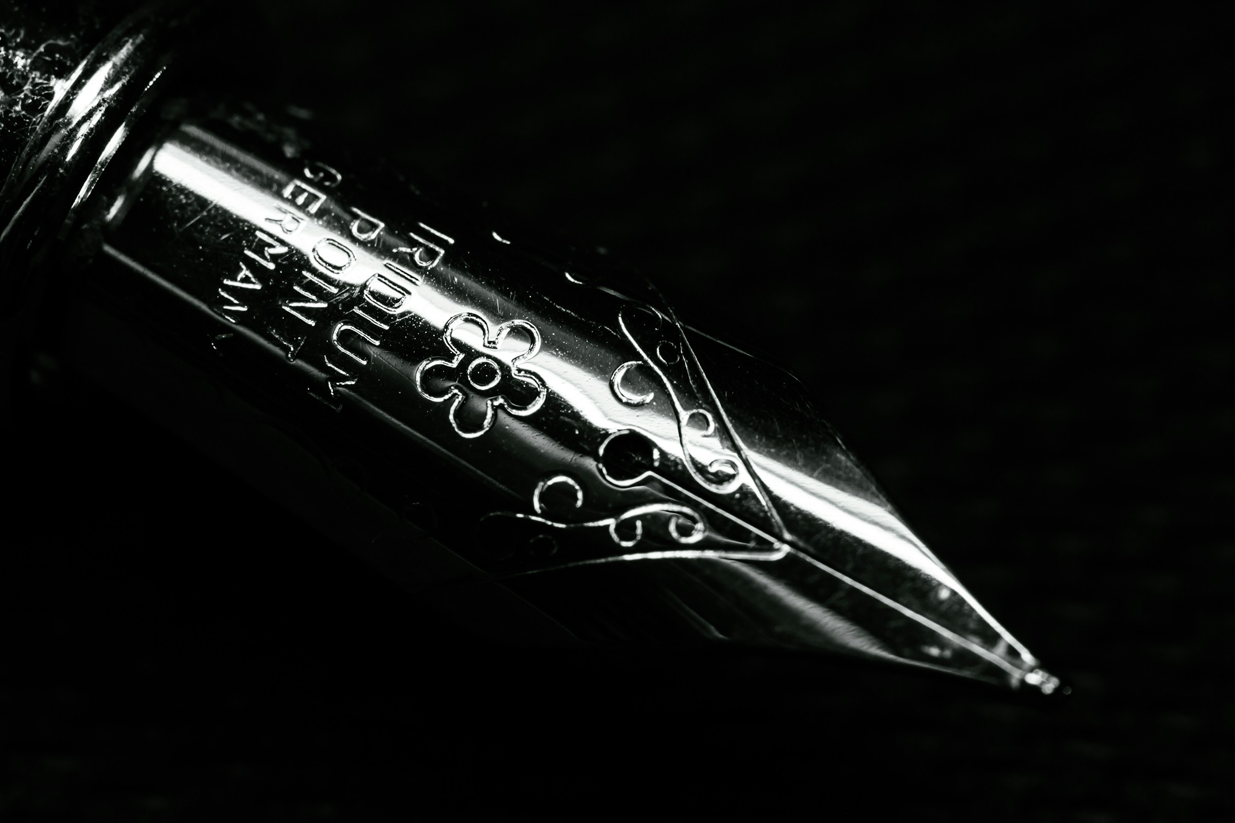 Fountain pen illustrating the UK's signing of an ai safety treaty